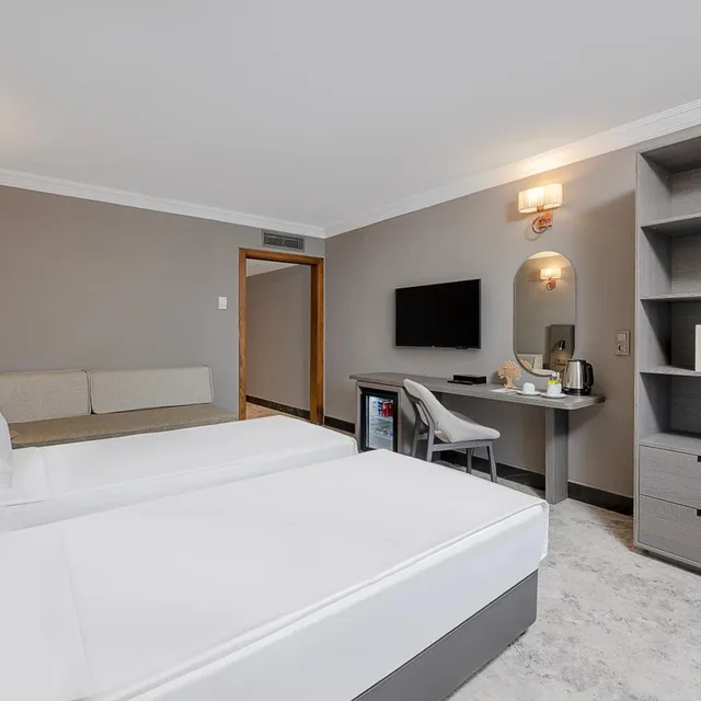 غرفة قياسية بسرير مزدوج، Adora Golf Resort Hotel 2/8