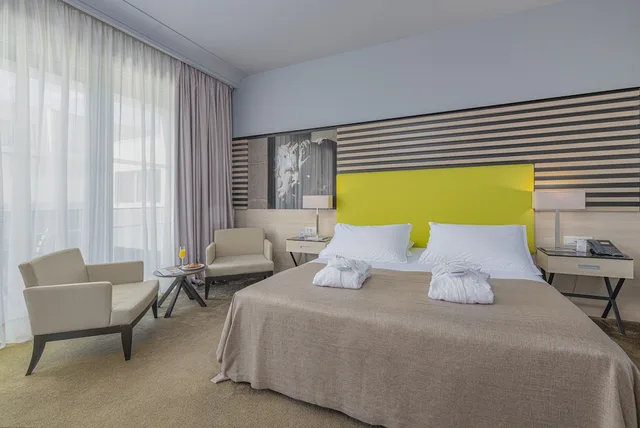غرفة تنفيذية بشرفة، Lero Hotel 5/8
