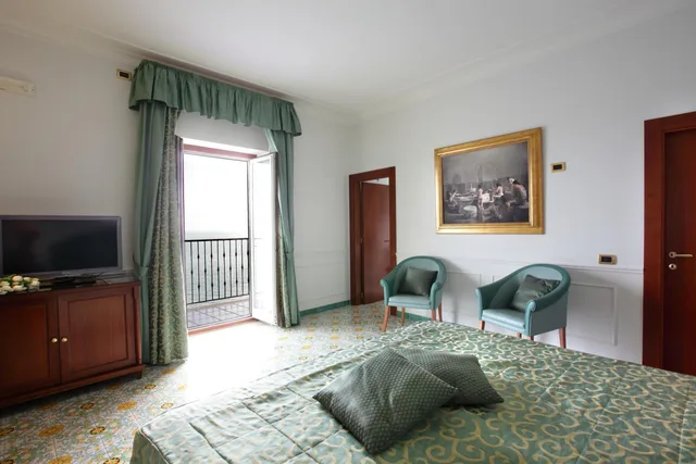 جناح بإطلالة على البحر، Lloyd's Baia Hotel 1/5