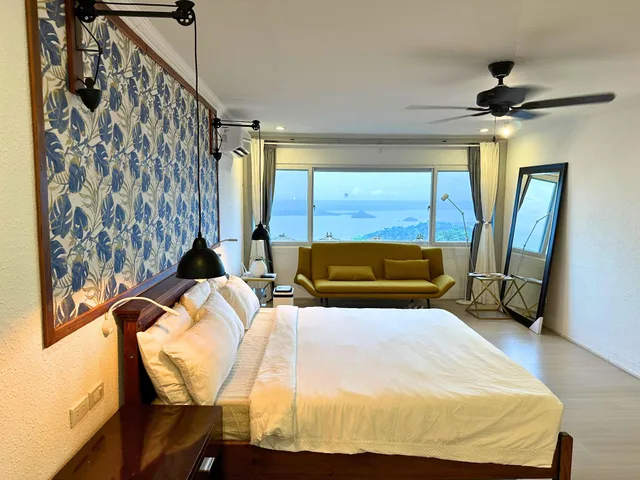 Bridal, King Bed، Cabins By Eco Hotel Tagaytay 1/2