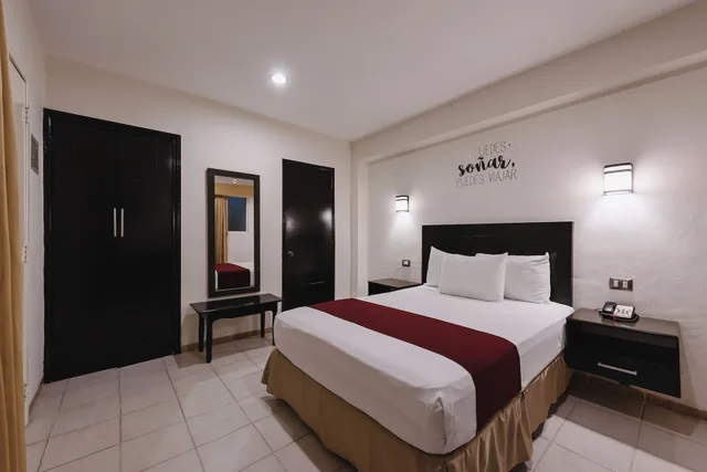 غرفة قياسية مفردة بسرير مزدوج، Colonial 4/9