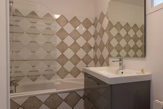 Apartment, Les Collines Iduki 8/10