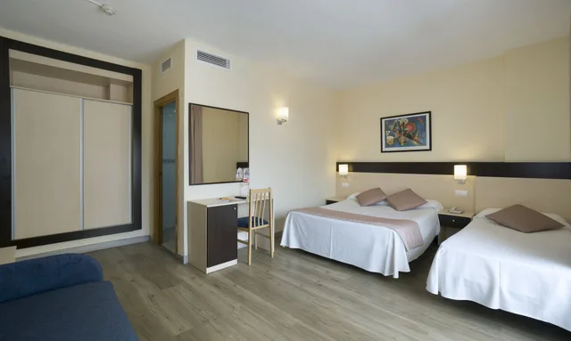 غرفة رباعية بسرير مزدوج بشرفة مع أريكة، Marconfort Griego Hotel Ex Griego Mar 3/7