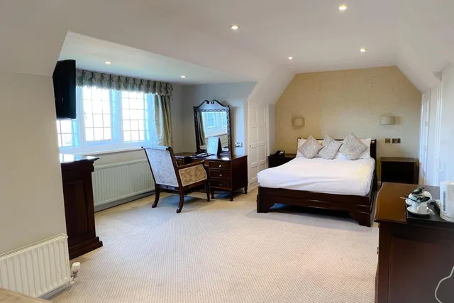 غرفة سوبيريور عائلية بسرير مزدوج وسرير فردي، Castle Bromwich Hall Hotel, BW Signature Collection 1/10