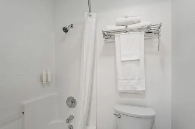 Suite, 4 Double Beds, Super 8 Montpelier 6/7
