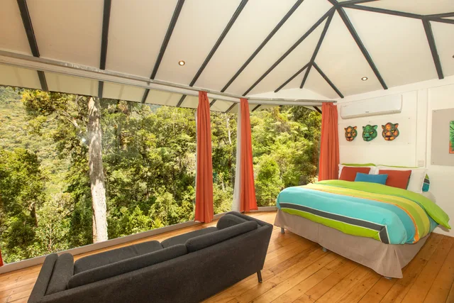 بنغل سوبيريور، Dantica Cloud Forest Lodge 1/2