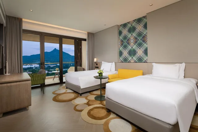 غرفة بريميوم بسريرين منفصلين بإطلالة على الجبل، Holiday Inn Resort Qionghai Guantang 2/8