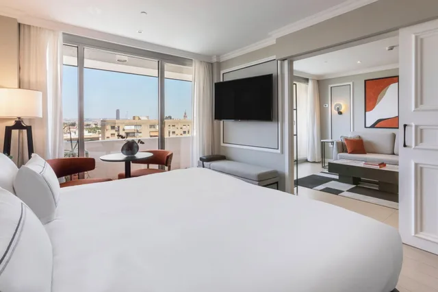 the level, junior suite، The Level at Melia Sevilla 2/5