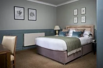 غرفة قياسية، Careys Manor & Senspa 1/1
