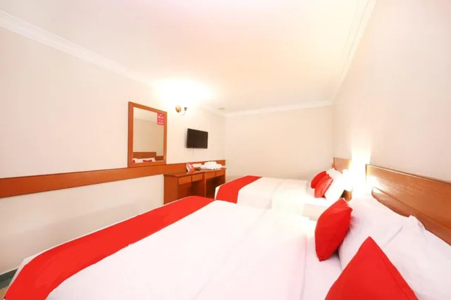 جناح عائلي، Famous Inn 1/6