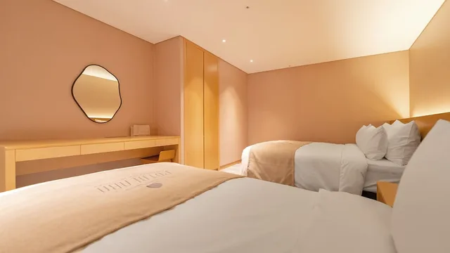 Signature, Forest, Suite, 2 King Beds, Single Bed، Naksan Beach Hotel 3/6