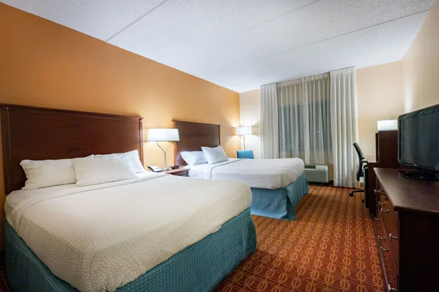 room, 2 queen beds, FAIRFIELD INN AND SUITES LUMBERTON 3/10