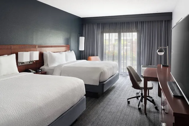 Room, 2 Double Beds, Accessible, Courtyard by Marriott West Palm Beach 2/6