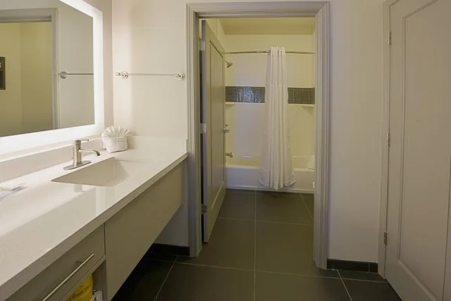 جناح استوديو بسرير كوين بمطبخ، STAYBRIDGE SUITES LITTLE ROCK - MEDICAL CENTER 2/2