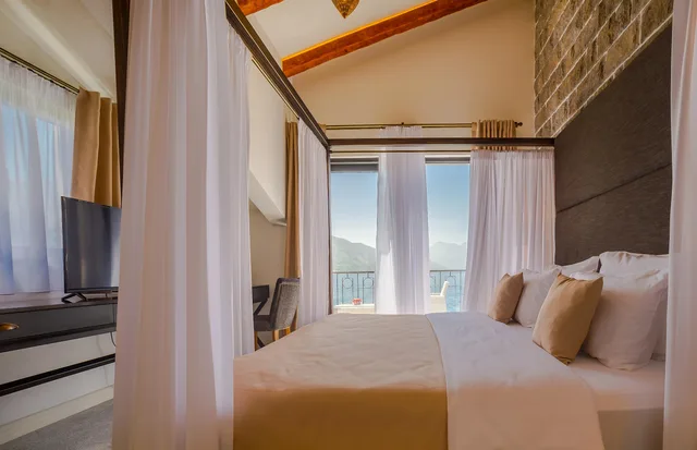 غرفة ديلوكس بسرير كينج، Palazzo Del Mare Essenza 3/4
