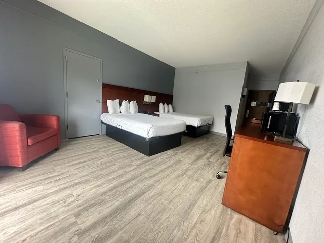 غرفة بسريرين مزدوجين، Super 8 by Wyndham Dallas Love Field Airport 6/10