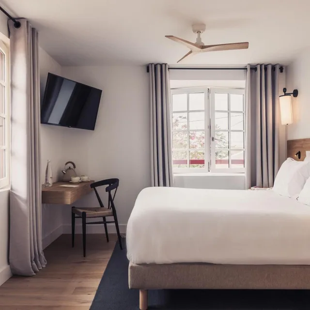 غرفة ديلوكس ثلاثية، HOTEL LAMINAK 7/10