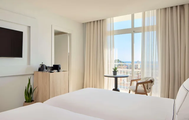 Supreme، Melia Lloret De Mar 10/10