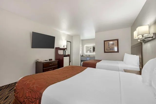 غرفة بسريرين مزدوجين للمدخنين، Best Western Red Carpet Inn 2/4
