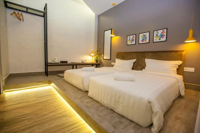 غرفة بأرضية تاتامي، Bzz Hotel 1/1