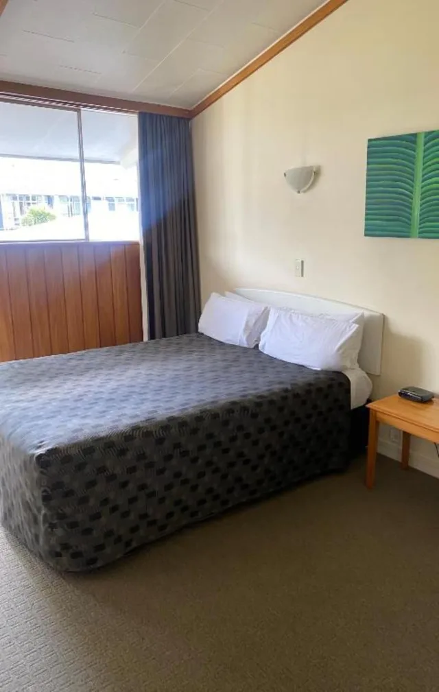 Superior, Single, 1 Queen and 1 Single Bed, Garden View، The Avenue Hotel 1/4