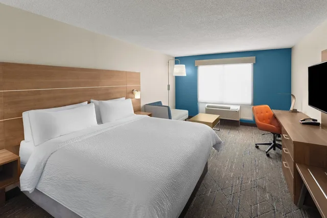 غرفة قياسية بسرير كينج، Holiday Inn Express Hotel Suites Frankfort 4/5