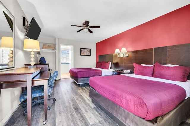 غرفة قياسية بسريرين كوين، Hotel Bay Breeze 1/10