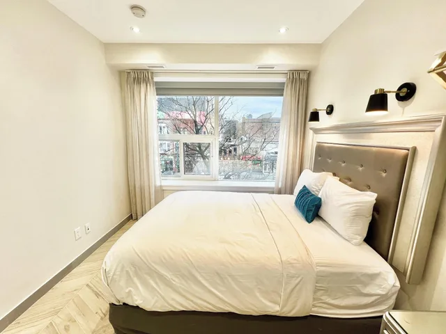 Renovated, Luxury, Apartment, Multiple Beds، Toronto Rooms And Suites 3/10
