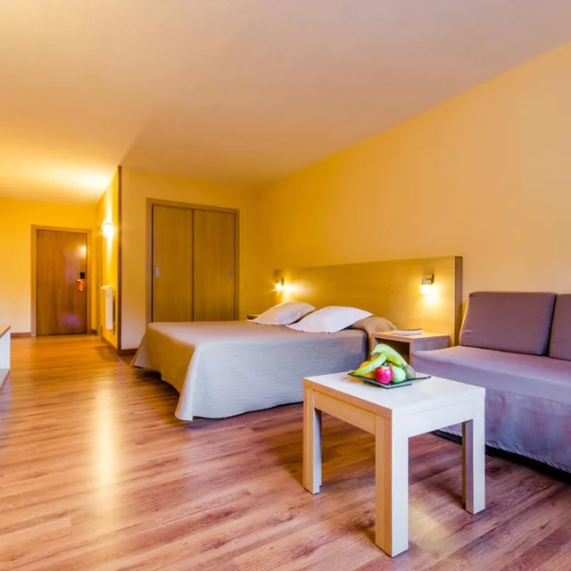 غرفة رباعية بسرير فردي بإطلالة على الجبل، Panorama Hotel 2/10