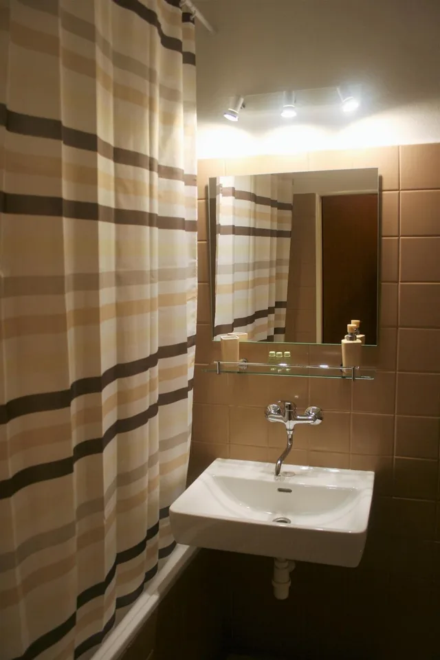غرفة ثلاثية، Hotel City Bell 7/7