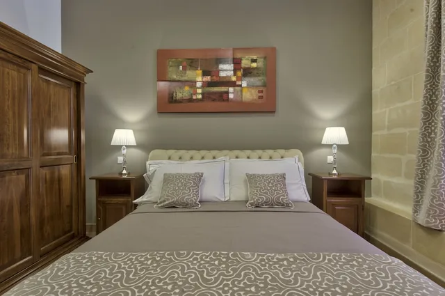 جناح بسرير كوين، PALAZZO VIOLETTA 4/10