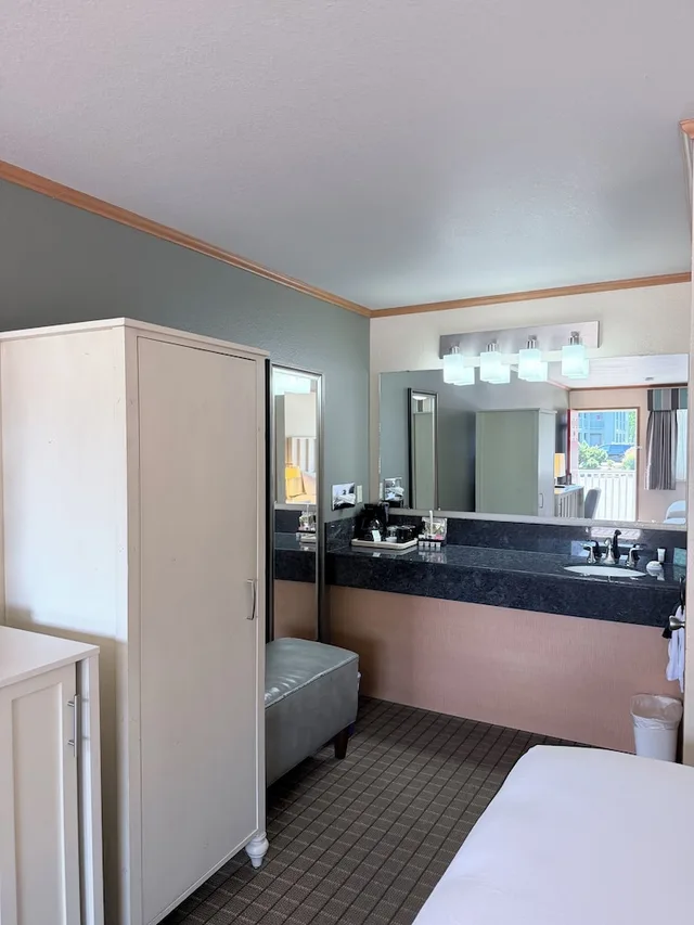 Room, 2 Queen Beds, River House Inn, a Baymont by Wyndham 4/4