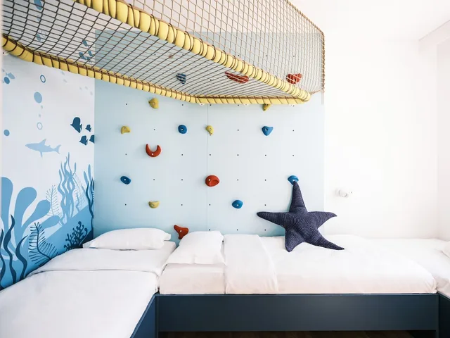 2 Bedrooms, Family Suite, King Bed, 3 Beds, Partial Sea View, 2 Bathrooms, Falkensteiner Family Hotel Diadora 2/3