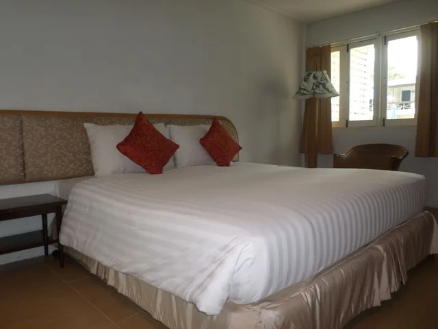 غرفة سوبيريور بسرير كينج بإطلالة على المسبح، Nautical Inn 4/10