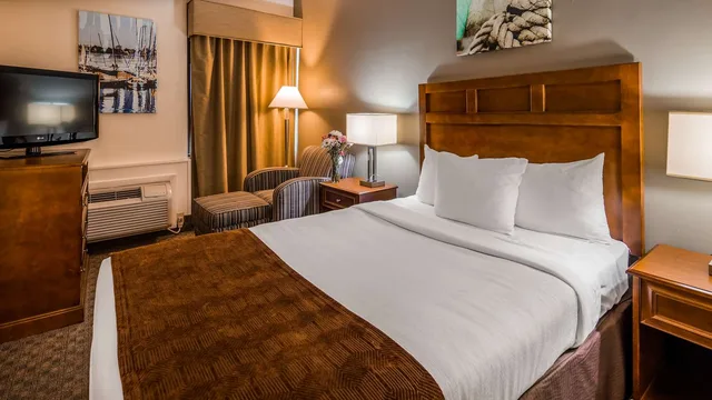 غرفة بسرير مزدوج للمدخنين، Best Western Adams Inn Quincy-Boston 1/2