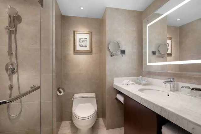 غرفة بريميوم بسرير كينج، Holiday Inn Chengdu West Century City 7/8