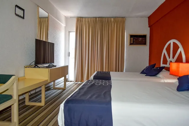 غرفة قياسية بسريرين مزدوجين، Hotel Costa Ensenada 1/9