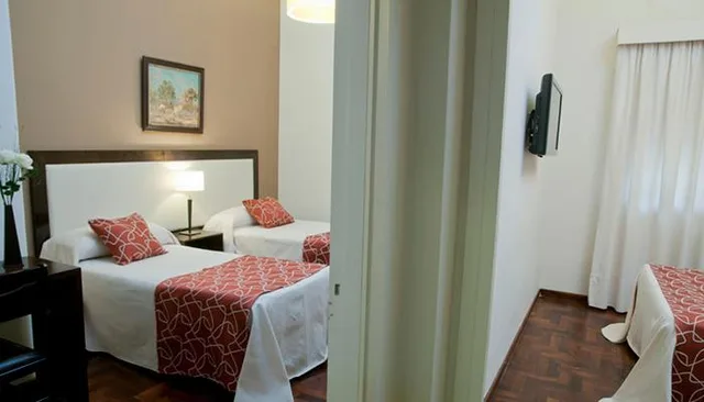 جناح، Hotel Premier 1/3