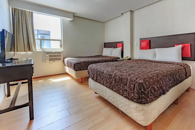 غرفة سوبيريور بسريرين مزدوجين، Capital O Hotel Colon Express Guadalajara 2/5