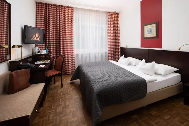 Comfort, Double Bed, Baseler Hof Hotel 4/6