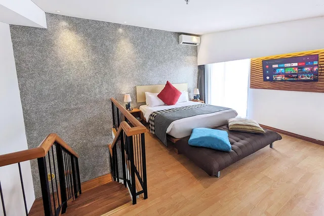 دوبلكس، The 1O1 Bandung Dago 4/10