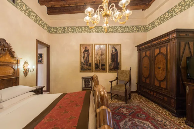 Deluxe, Double Bed, Canal View, Palazzo Priuli 5/8