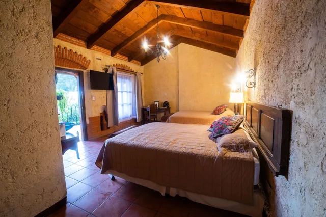 غرفة قياسية رباعية بسريرين كوين، Naif Boutique Hotel & Gallery 2/10