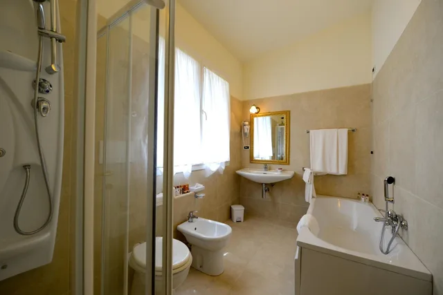 جناح بريستيج، Hotel Viscardo 1/2
