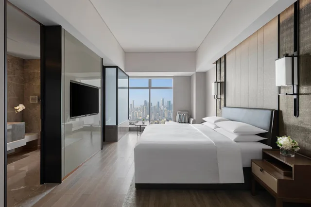 Room, King Bed, City View, Chongqing Marriott Hotel 1/8
