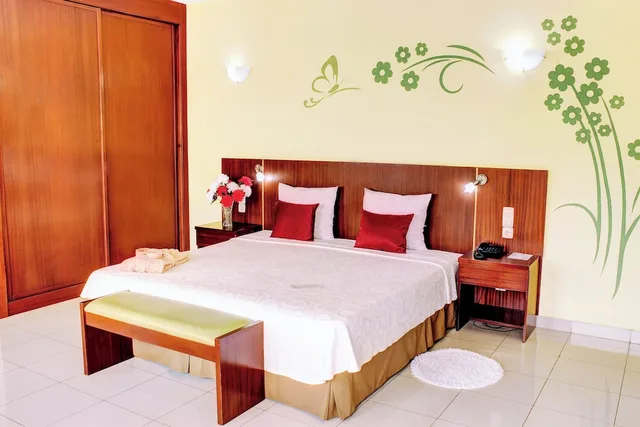 Suite, Double Bed, 2 Sofa, Balcony, Hotel LIVVO Don Paco 3/10