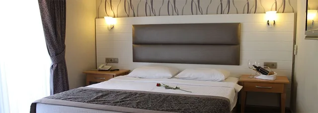 غرفة قياسية ثلاثية بسرير مزدوج وسرير فردي، Ida Hotel 4/7