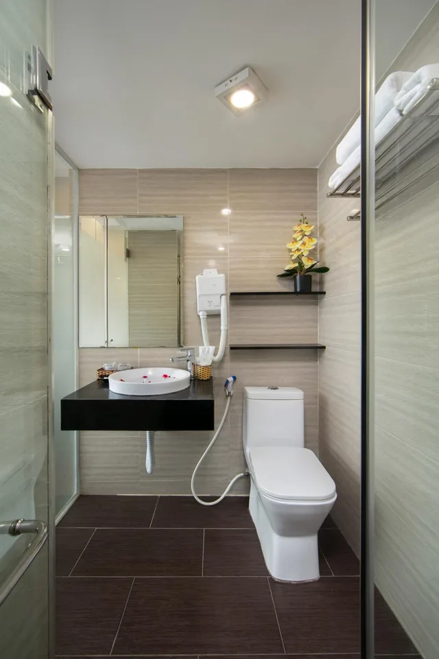 Superior, Queen Bed, Bonne Nuit Hotel 2/2