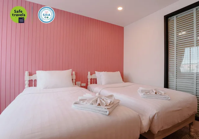 غرفة قياسية بسريرين منفصلين بإطلالة على المدينة، The Echo Hotel 1/7