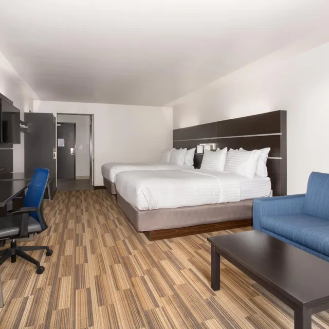 Standard, 2 Queen Beds, Bathtub, Accessible, HOLIDAY INN EXPRESS & SUITES RAPID CITY - RUSHMORE SOUTH 2/6